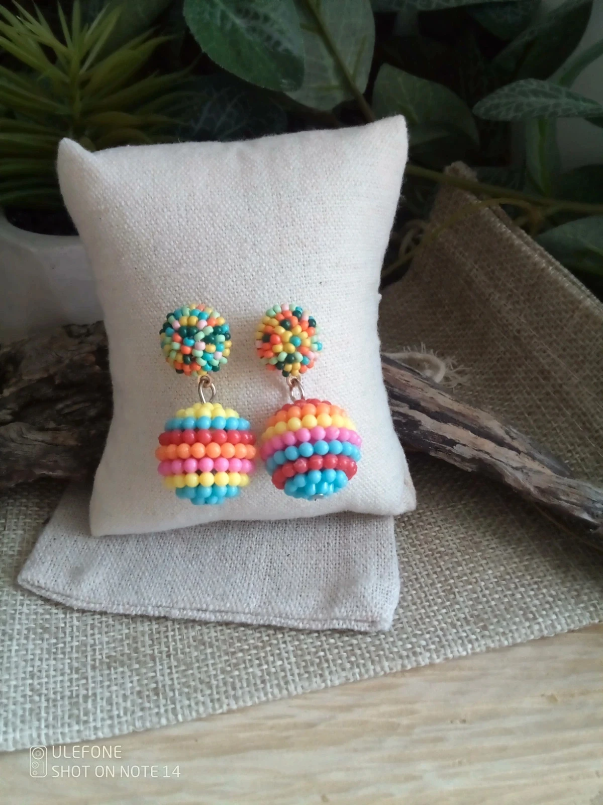 Boucles d'oreilles perlées colorées